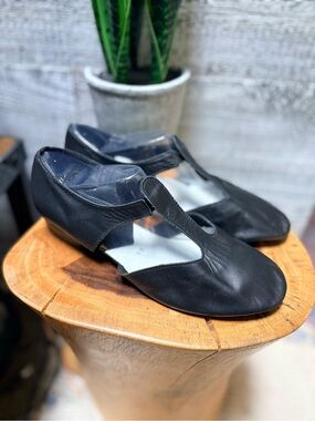 Bloch | Grecian Sandal Low Heel Teaching Shoe for Dance - Women's 9.5, Black